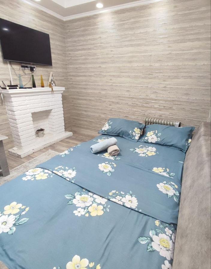 Комфортный Дом До 4Х Человек. Есть Парковка На 2 Машины, Wi-Fi, Tv. Bishkek Exterior foto